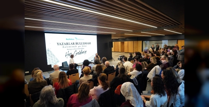 Ayşe Kulin, Beylikdüzü'nde okurlarıyla buluştu