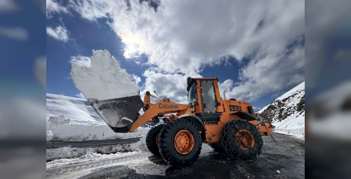 Bahar geldi ama Ardahan'ın yüksekleri hala beyaza bürülü: Karla mücadele sürüyor!