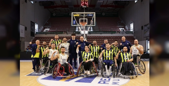 Bakan Bak’tan şampiyon Fenerbahçe ve finalist Galatasaray’a alkış!