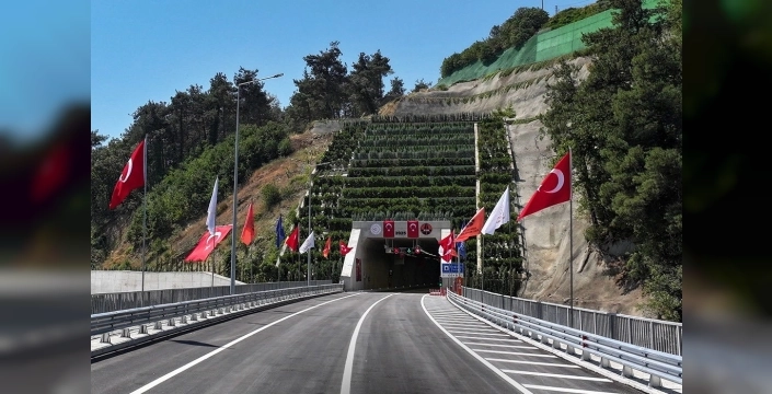 Bakan Uraloğlu duyurdu: Bursa'ya nefes aldıran Doğancı Tüneli tamamlandı!