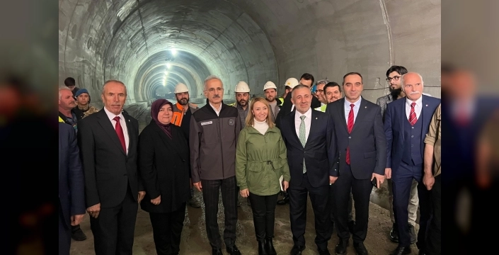 Bakan Uraloğlu'ndan T26 Tüneli'nde hızlandırma talimatı