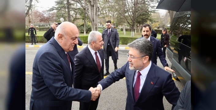 Bakan Yumaklı, Konya Şeker Fabrikası'nı ziyaret etti