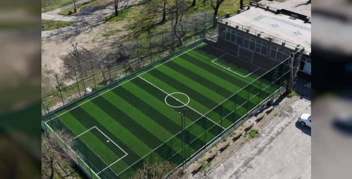 Balıkesir'de Gençlere Yeni Spor Alanları: Mahalleler Halı Sahalara Kavuşuyor