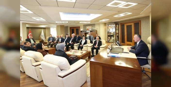 Başkan Büyükakın, AK Parti Kandıra teşkilatını kabul etti