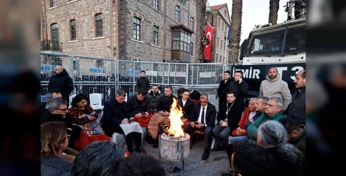 Başkan Tugay: Tek başıma da devam edeceğim