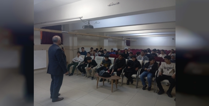 Baskil'de öğrencilere yönelik 'Manevi Gelişim ve İman' semineri verildi