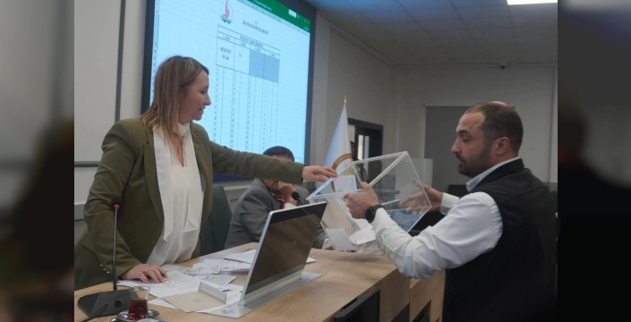 Bilecik Belediyeler Birliği'nde başkan tek bir oyla güven tazeledi