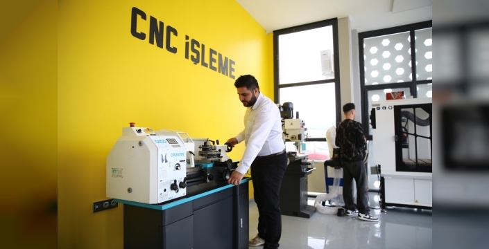 Bingöl Üniversitesi'nde milli teknoloji atölyesi açıldı, projeler hayat bulacak