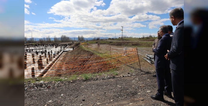 Bingöl Valisi Çelik, Kentpark Projesi'nde incelemelerde bulundu