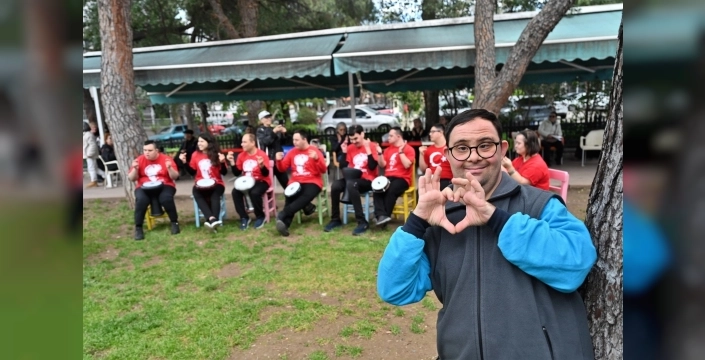 Bornova'da otizm farkındalığı için anlamlı etkinlik