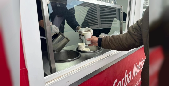 Bornova'nın sıcak çorba ikramı Manisa yoluna ulaştı