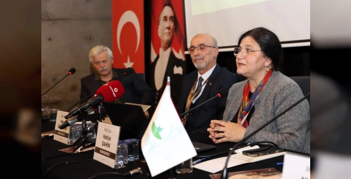 Bursa'da 'Bursa'nın Yedi Yüzü' sempozyumu başladı