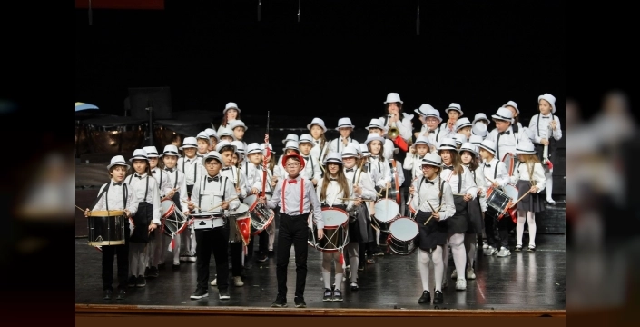 Bursa'da çocukların senfonik coşkusu: 23 Nisan şenliği unutulmaz bir geceye dönüştü