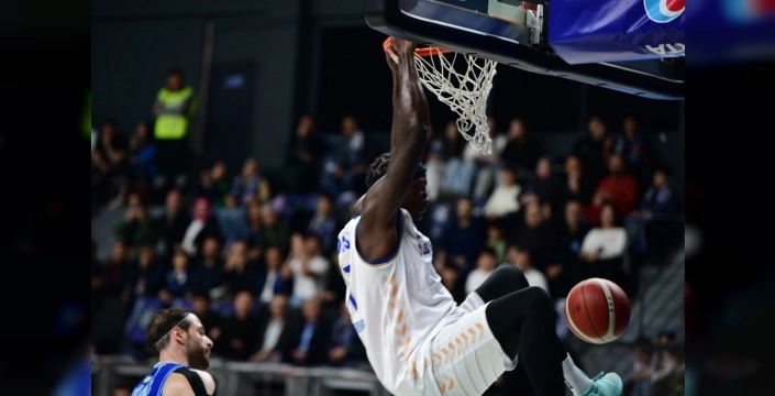 Çayırova, Kağıtspor'u farklı mağlup ederek liderliğini sürdürdü