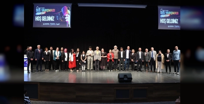 Çayırova'nın sesi Elif Rana Aksoy sahnede parladı