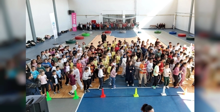 Develi'deki 550 öğrenci, Kayseri Büyükşehir Belediyesi sayesinde spor ve eğlenceyle buluştu