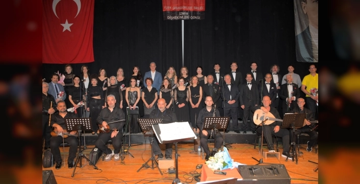 Diş hekimleri sahnede TSM rüzgarı estirdi, ayakta alkışlandı