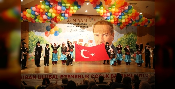 Doğa Koleji'nden 70 bin öğrenciyle eş zamanlı 23 Nisan şöleni