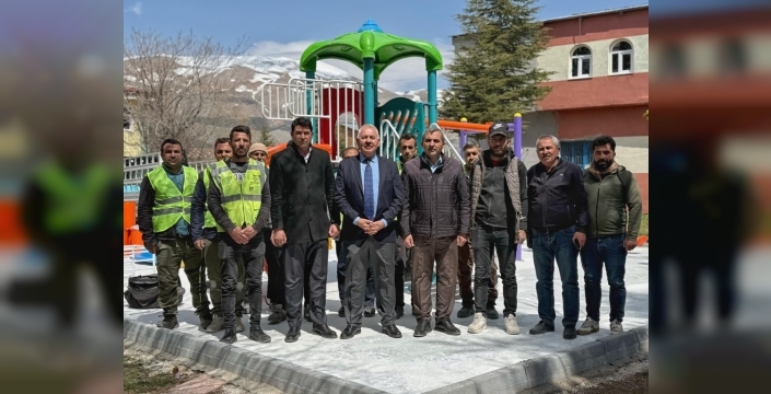 Doğanşehir'de çocuklar için yeni parklar açıldı
