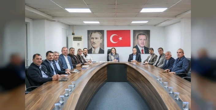 Edirne AK Parti'de gelecek şekillendi: İlçe başkanları toplandı