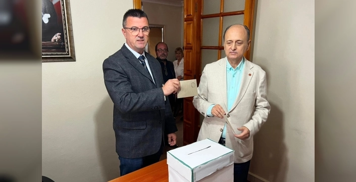 Edirne Gazeteciler Derneği'nde Gökhan Tuzladan, başkanlık seçimlerini kazandı