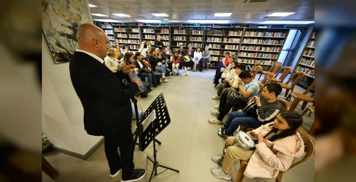 Efes Selçuk'ta Kütüphane Haftası Sanatla Buluştu: Müzik, Resim ve Drama Dolu Etkinlikler