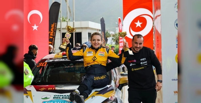 Engelli kadın ralli pilotu Kübra Denizci Keskin'den Marmaris'te çifte zafer