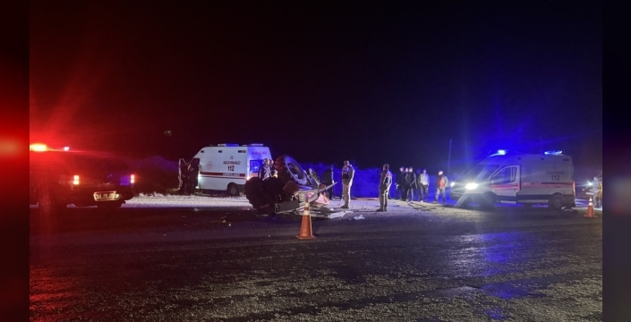 Erzurum'da ambulans ile traktör çarpıştı: 4 yaralı