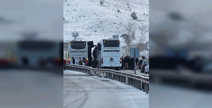 Erzurum'da kan donduran zincirleme kaza: Bebek ve kadın hayatını kaybetti, 9 yaralı!