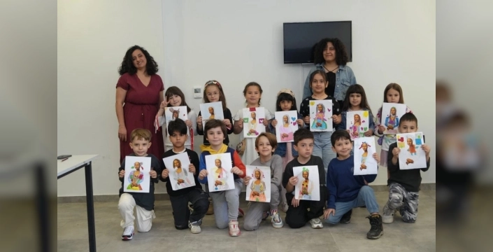 Eskişehir'de çocukların hayal gücü için 'Çocuk Sanat Akademisi' açıldı