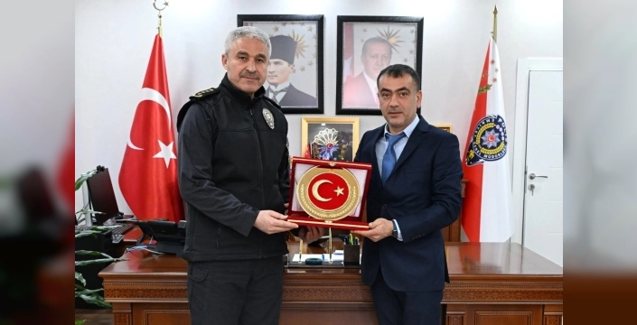 Gazeteciler Düzce Emniyet Müdürü'nü ağırladı