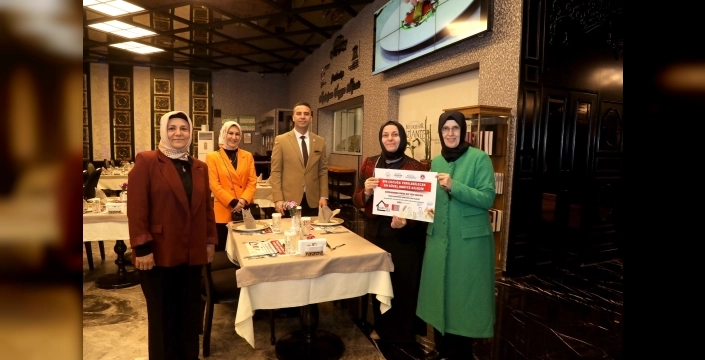 Gaziantep’te koruyucu aile farkındalığı için yemek altlıkları tanıtıldı