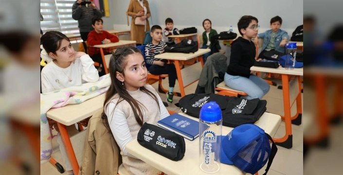 Gebze'de parlak zihinler 'Cevher Çocuk' projesiyle bilime ve felsefeye kapı araladı