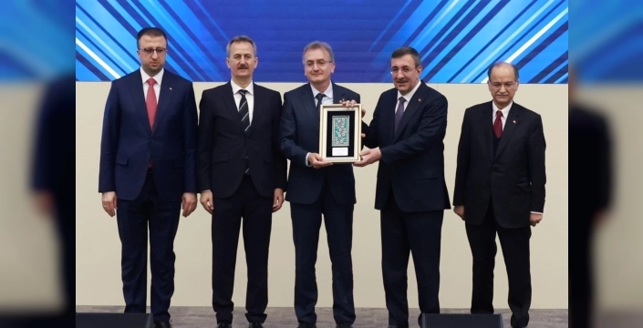 Gebze Teknik Üniversitesi öğretim üyesi Prof. Dr. Sedat Alkoy, ASELSAN'dan ödül aldı