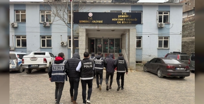 Hakkari'de büyük operasyon: Firari hükümlü ve çok sayıda aranan şahıs yakalandı!