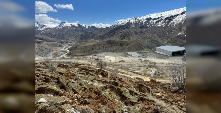 Hakkari'de heyelan paniği: Katı atık tesisi faaliyetleri durduruldu