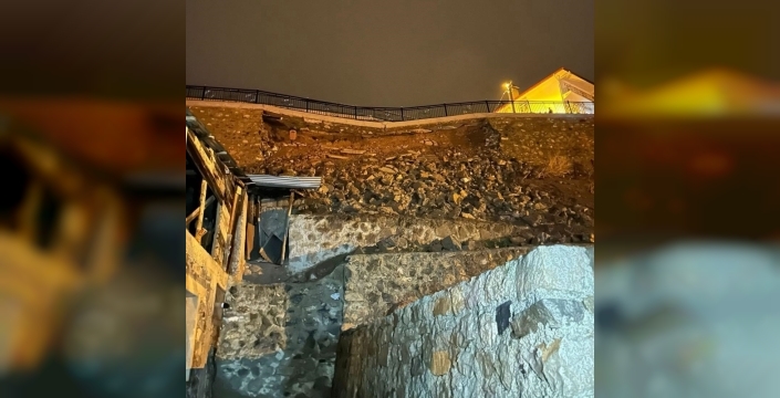 İspir'de seyir terası heyelanla sarsıldı: 2 konut tahliye edildi