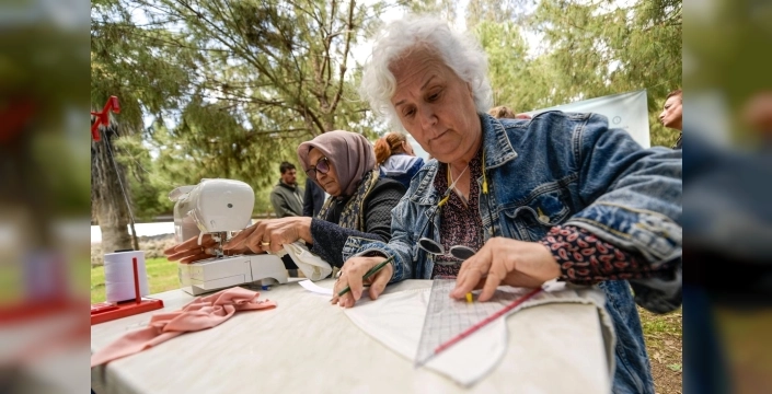 İzmir'de makineler taşındı, eğitim açık havada sürdü