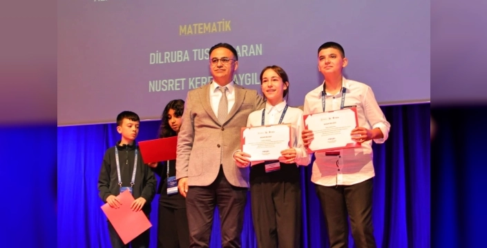 İzmir'de TÜBİTAK 2204-B Bölge Ödülleri Genç Mucitleri Buluşturdu