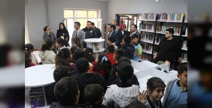 Keban Kaymakamı Atalık, 62. Kütüphane Haftası etkinliğinde öğrencileri ödüllendirdi