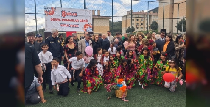 Keşan'da Romanlar Günü coşkusu: Birlik ve beraberlik vurgusu yapıldı