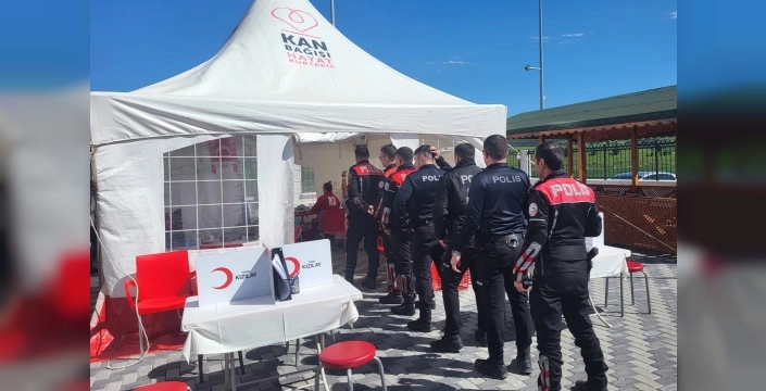 Keşan polisi, hayat kurtaran bağışlarla anlamlı bir etkinlik düzenledi