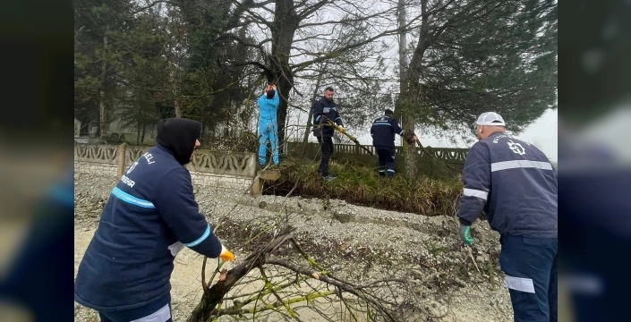 Kocaeli mezarlıklarında kapsamlı bakım: Manevi değerlere saygı ön planda