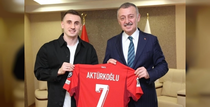 Kocaeli'nin gururu Kerem Aktürkoğlu, Başkan Büyükakın'ı ziyaret etti