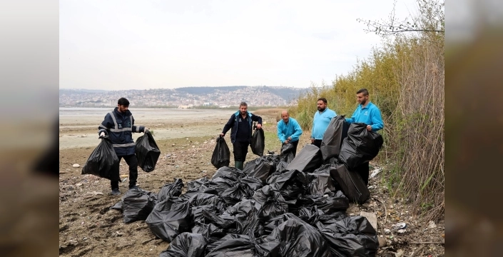Kocaeli sahillerinde doğa nöbeti: 50 torba atık toplandı