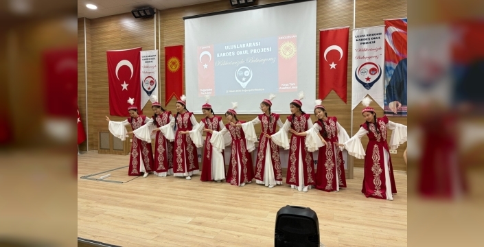 Köklerimizde buluştuk: Kırgız-Türk lisesi öğrencileri Doğanşehir'e konuk oldu