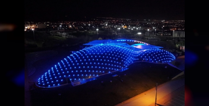Konya Büyükşehir Belediyesi'nden otizm için mavi ışık farkındalığı