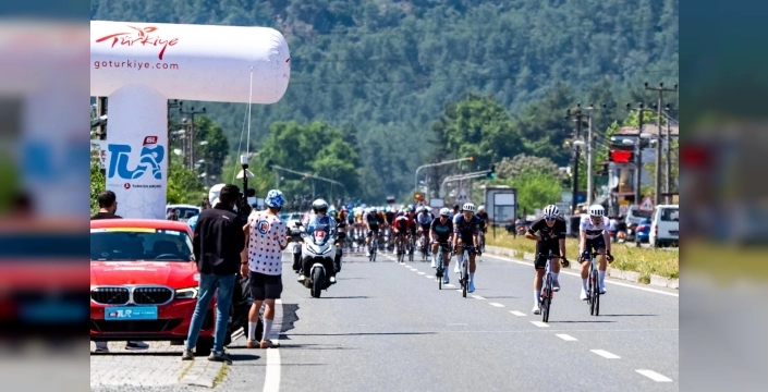 Konya'nın gururu Mustafa Tarakçı, Türkiye Bisiklet Turu'nda beyaz formayı kaptı!
