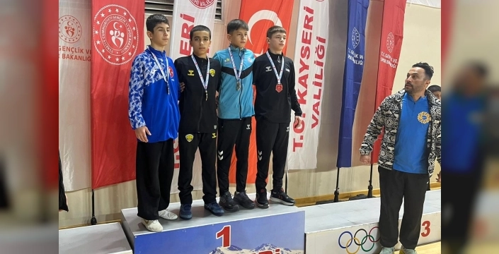 Konyalı güreşçiler, 3 şampiyonada 9 madalyayla Konya'ya döndü!