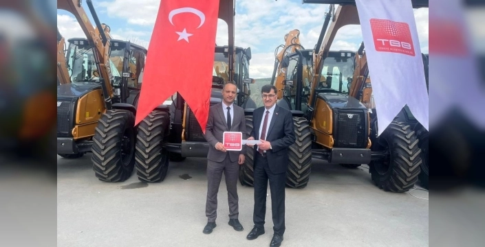 Kütahya Belediyesi, TBB'den yeni iş makinesi ile güçleniyor